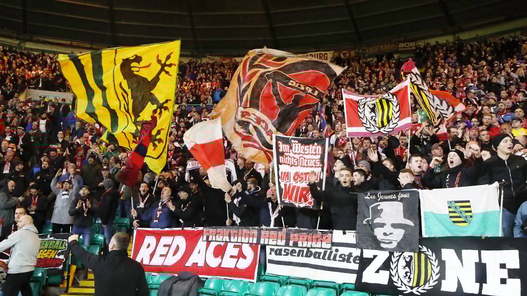 Auswärtsblock im „Paradise” 2018.