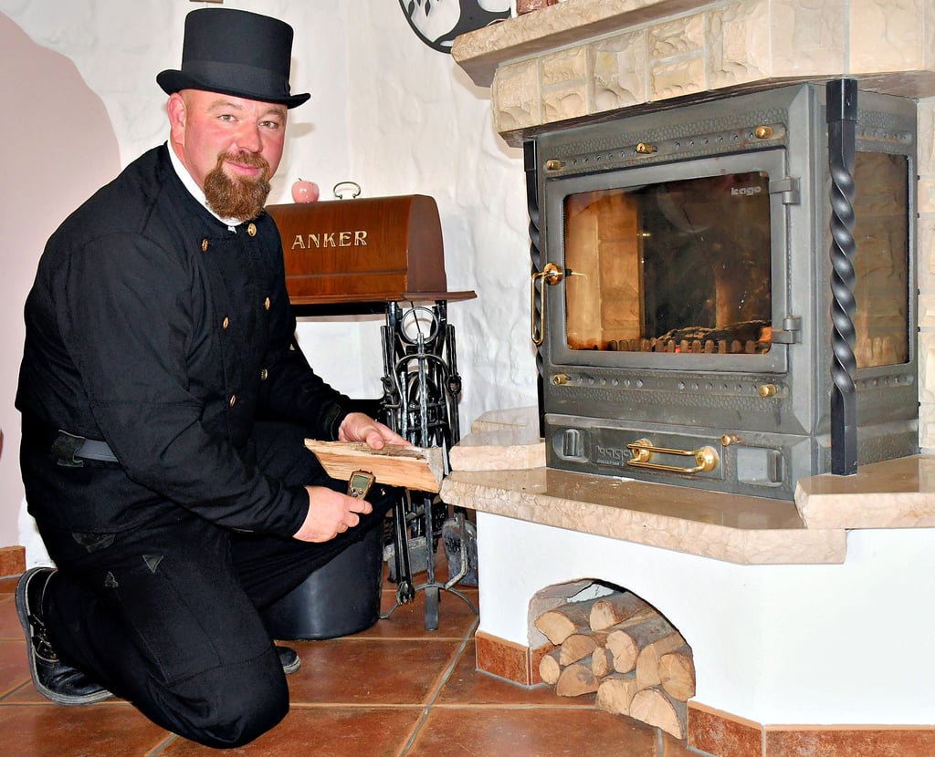 Thomas Wetteborn aus Walbeck betreut als Schornsteinfeger 14 Dörfer.