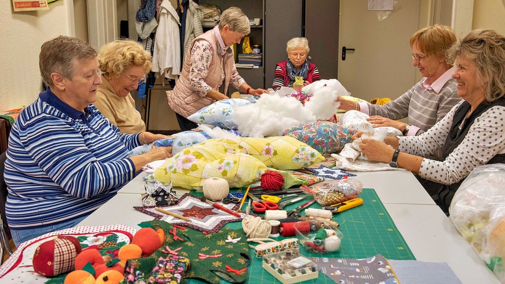 Im Krötenhof gibt es im wörtlichen Sinne eine Gruppe mit Herz für andere Menschen. Die Frauen zählen zu den Dessauer Kreativen.