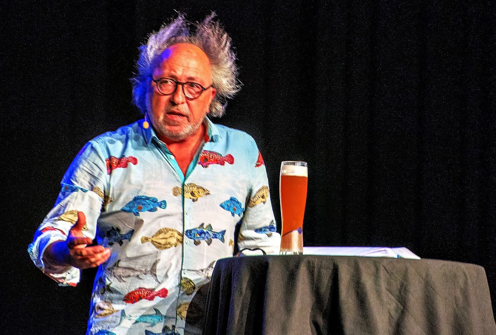 Der Kabarettist Urban Priol begeisterte am Dienstagabend mit seiner Sicht auf die Krisenbewältigung im Land.