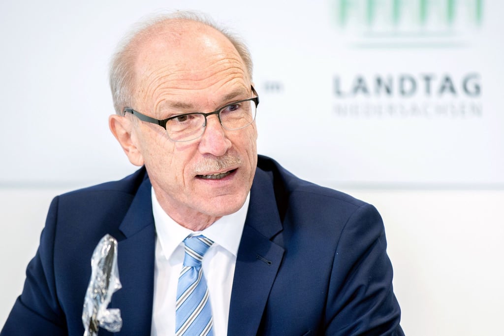Bernhard Zentgraf spricht.