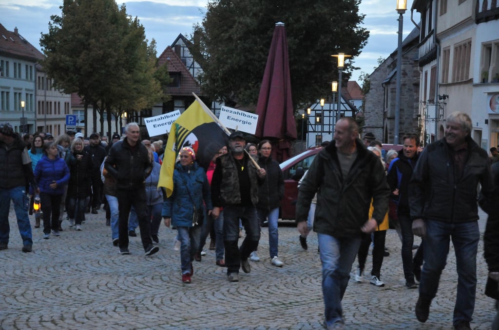 Die Angst vor hohen Energiepreisen bringt die Leute auf die Straße. Doch die Linke sucht man vergeblich.