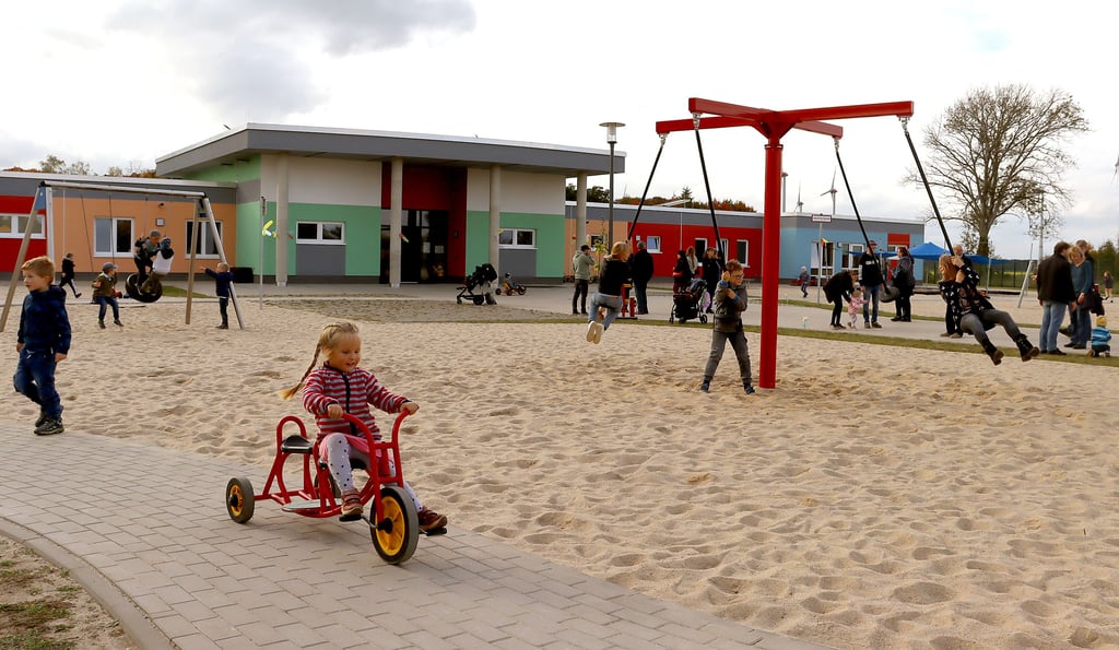 Die neue Kindertagesstätte in Kusey wurde am Freitagnachmittag offiziell eröffnet. Die Baumaßnahme dauerte von Dezember 2019 bis Sommer 2022.
