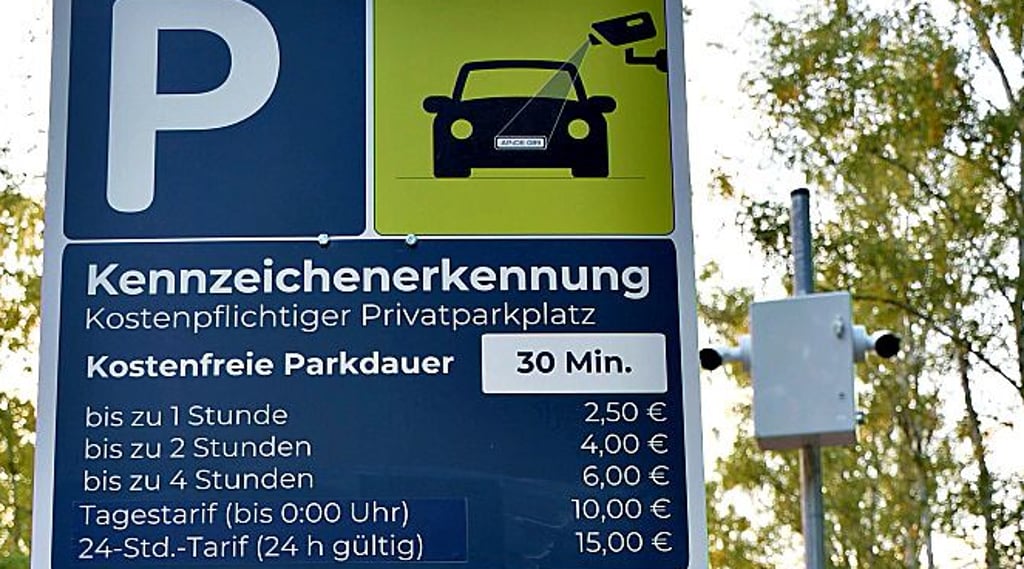 Auf übersichtlichen Tafeln werden Details erklärt.