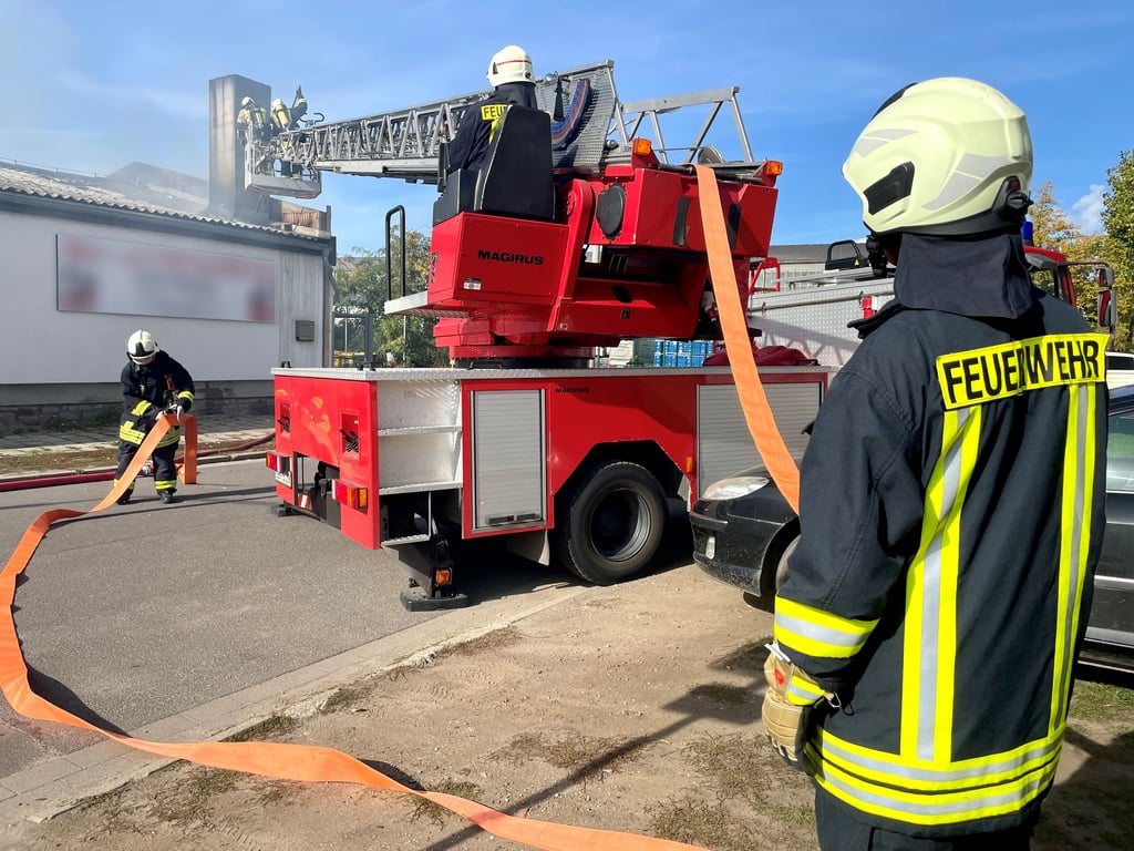 Feuerwehrkameraden im Einsatz