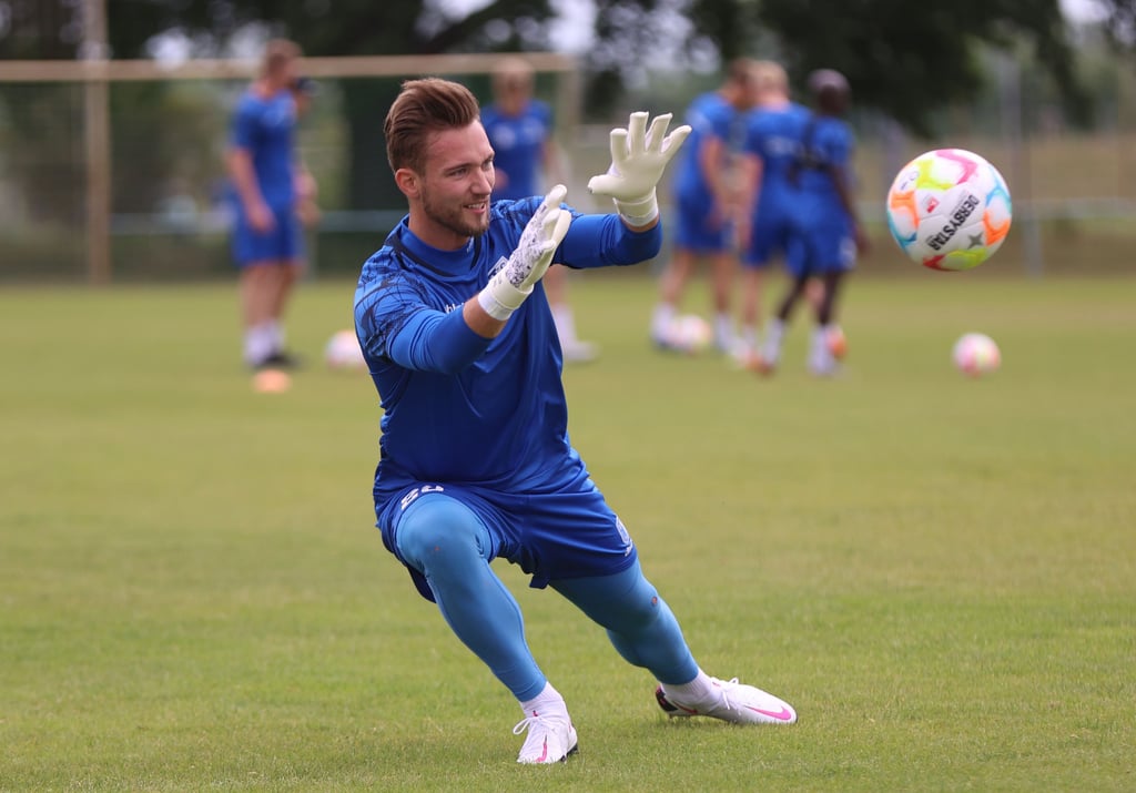Tim Boss feiert sein Pflichtspieldebüt für Blau-Weiß.