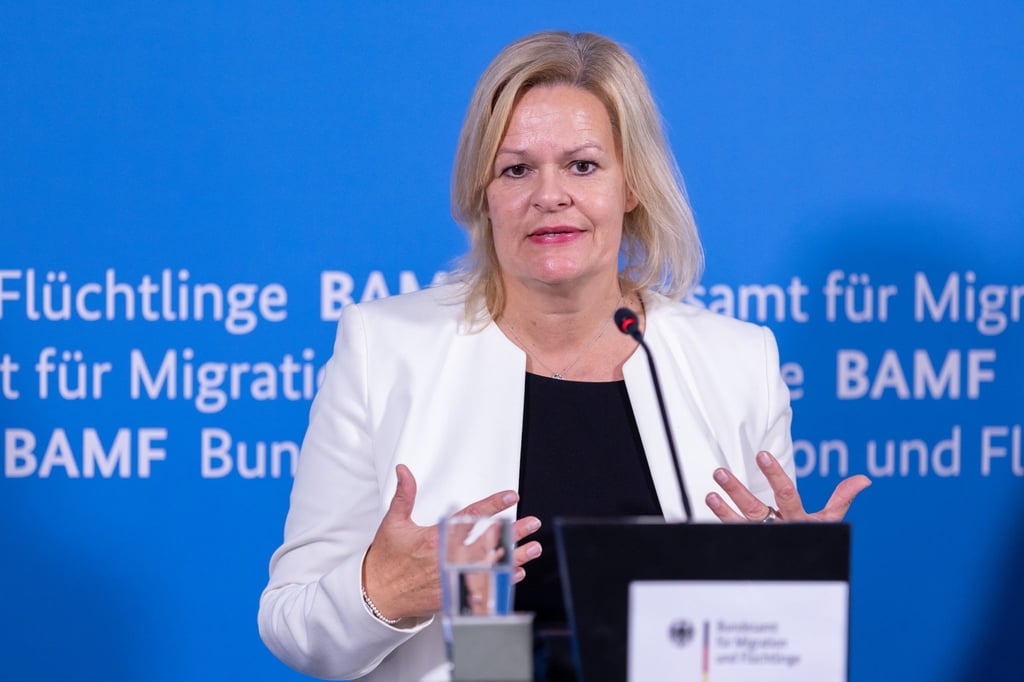 Nach Ansicht von Bundesinnenministerin Nancy Faeser muss die EU mehr Druck hinsichtlich Serbiens Visa-Politik ausüben.