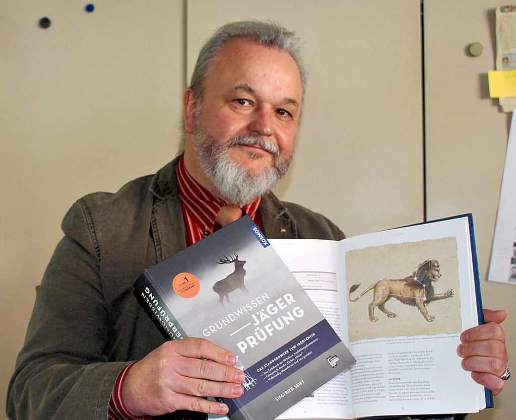 Für zwei Bücher hat sich Kay Elzner in den vergangenen Monaten intensiv mit Sternbildern und Tieren im Wald beschäftigt.