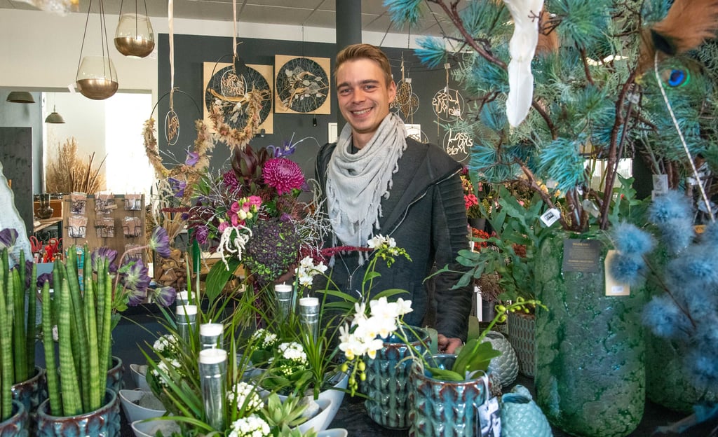 Martin Neumann in seinem Dessauer Geschäft "Floralwerk - Die Landesmeister"