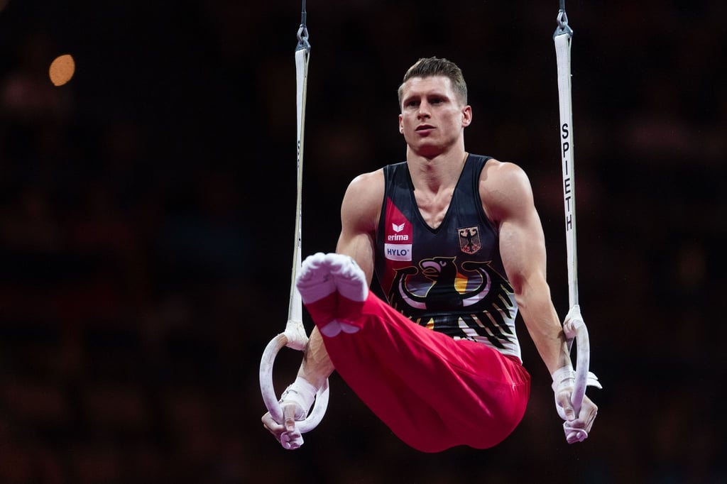 Olympia-Zweiter Lukas Dauser turnt an den Ringen.