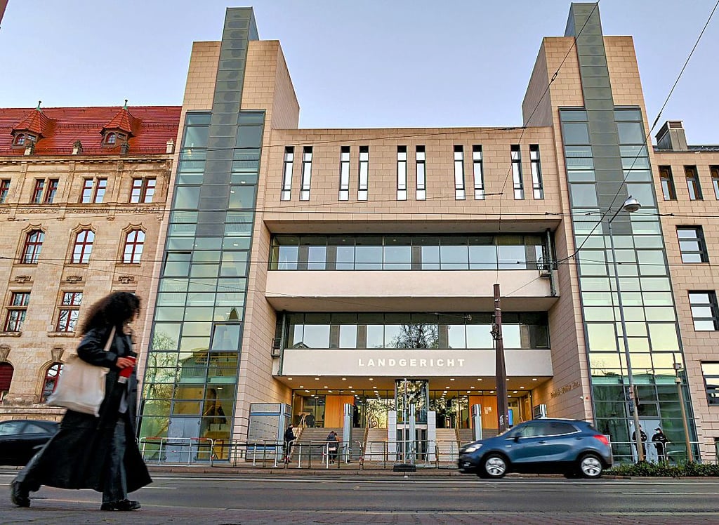 Am Landgericht Magdeburg läuft seit April 2020 ein Prozess gegen Mitarbeiter einer Maler- und Maurerfirma aus Staßfurt.
