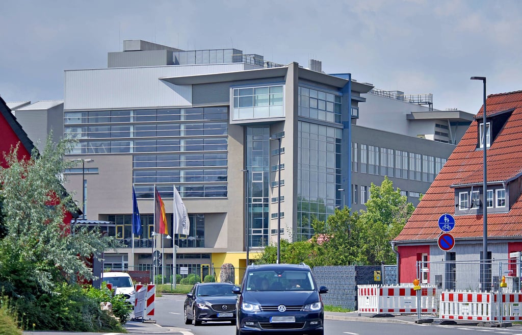 Heraeus Quarzglas prägt seit Jahrzehnten den Standort zwischen Bitterfeld und Greppin. Jetzt wächst das Werk wieder.