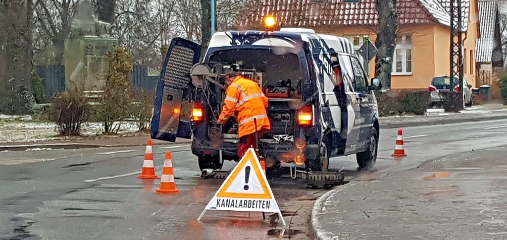 In einigen Orten wurden die Rohrnetze gespült. Dabei wurden erhebliche Verkrustungen entfernt.