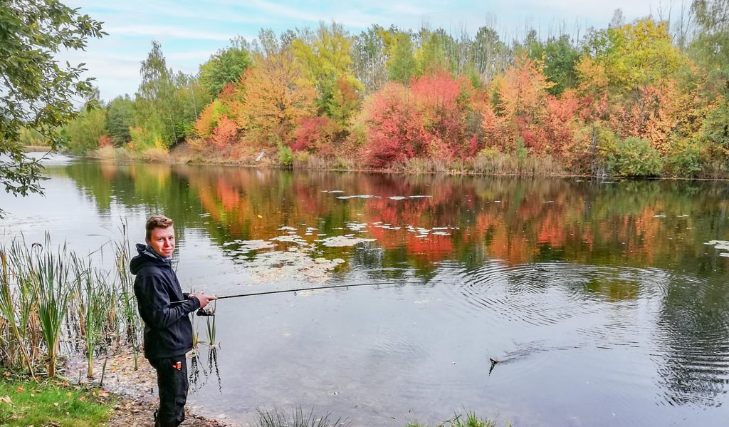 Angeln und die Natur genießen - Sören Schumann gehört zur Jugendgruppe des Kreisnaglervereins Zeitz. Gemeinsam waren sie am See Phönix-Nord.