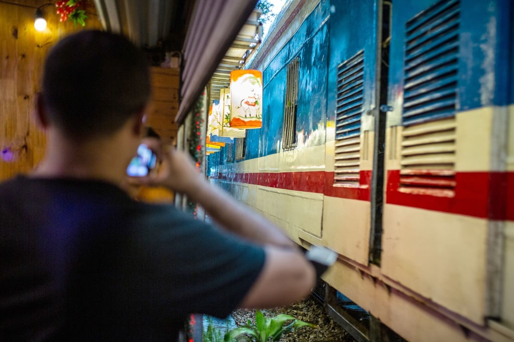 Nur wenige Monate nach der Wiedereröffnung wurde die „Train Street“ in Hanoi wieder gesperrt.