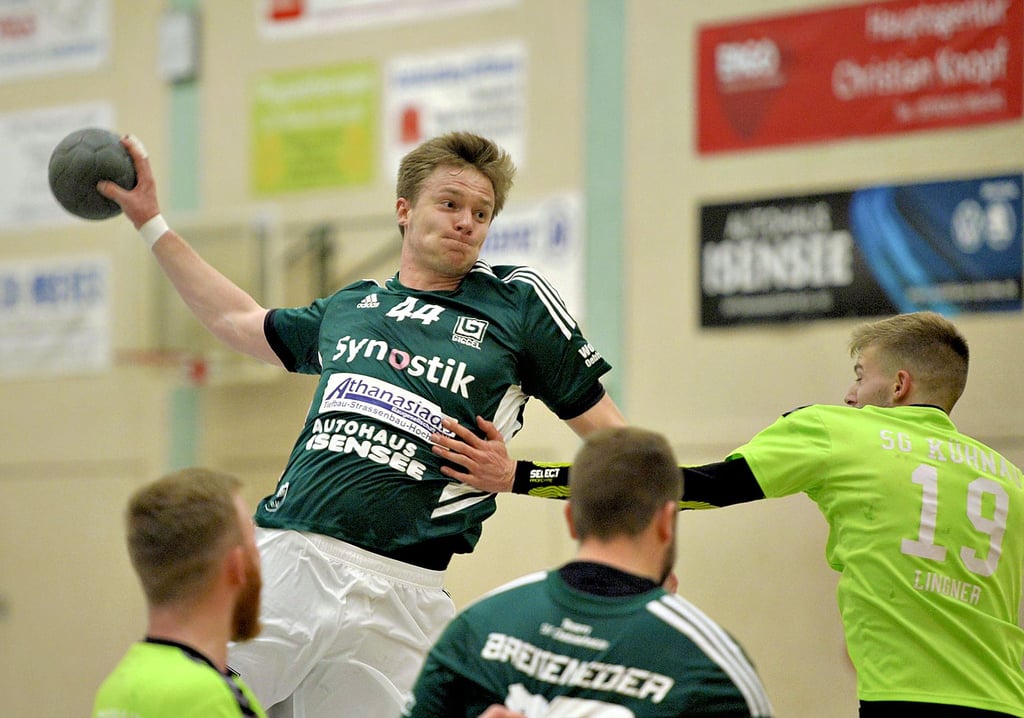 Torben Wanzek und die Handball-Männer des SV Oebisfelde fuhren in der Sachsen-Anhalt-Liga den sechsten Sieg im sechsten Spiel ein. 34:18 hieß es gegen die SG Kühnau.