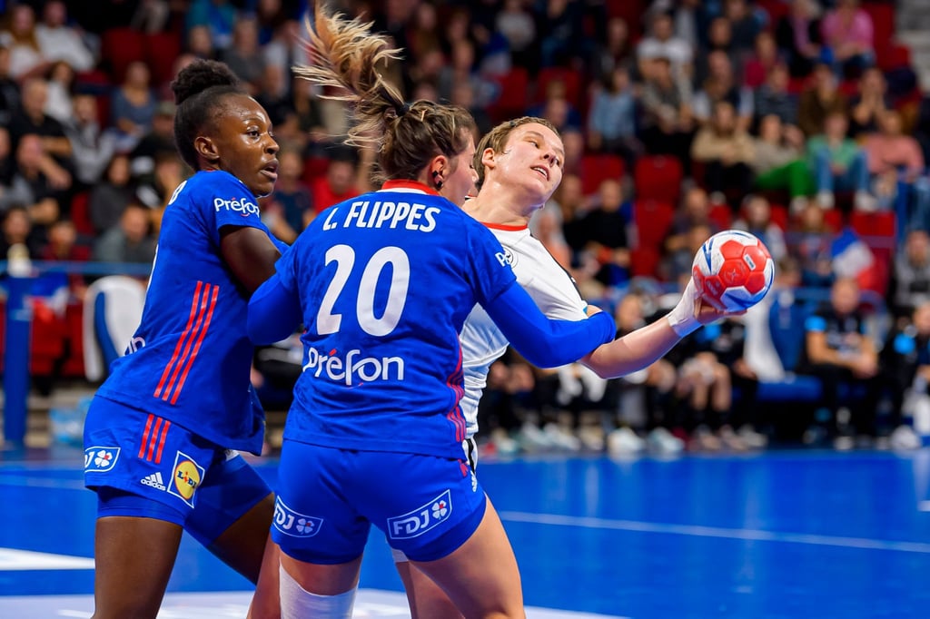 Die deutschen Handballerinnen um Alina Grijseels verloren in Nancy.