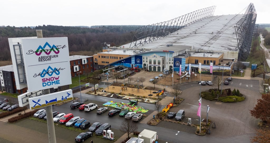 Die Ski-Indoorhalle Snow Dome in Bispingen kann trotz Energiekrise ihren Betrieb fortsetzen.