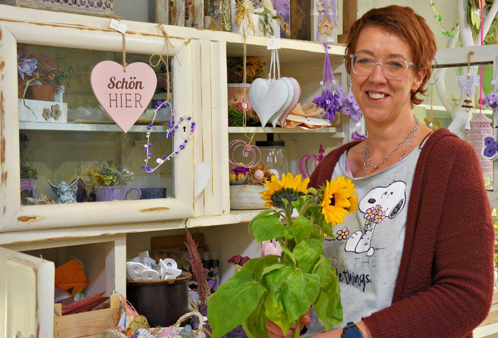 „Schön hier“ steht auf dem Schild in Ramona Webers Blumengeschäft in Gardelegen. Das fanden auch die Kunden. Doch die Inhaberin muss den Laden schließen.