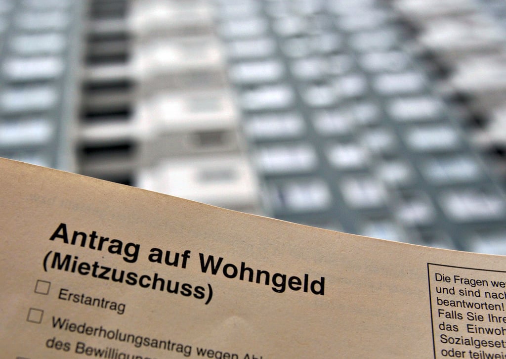 Ein Antrag auf Wohngeld: Die Zahl der Salzländer, die ab dem kommenden Jahr Anspruch auf den staatlichen Mietzuschuss haben, dürfte um das Dreifache steigen.