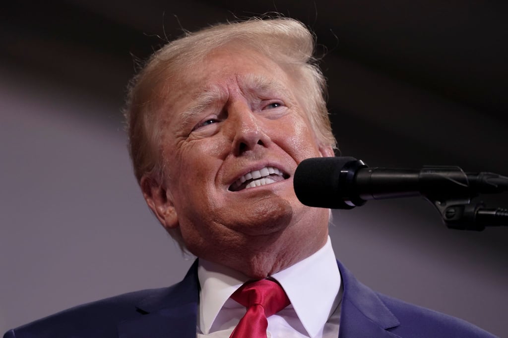 Donald Trump, ehemaliger Präsident der USA, spricht bei einer Kundgebung.