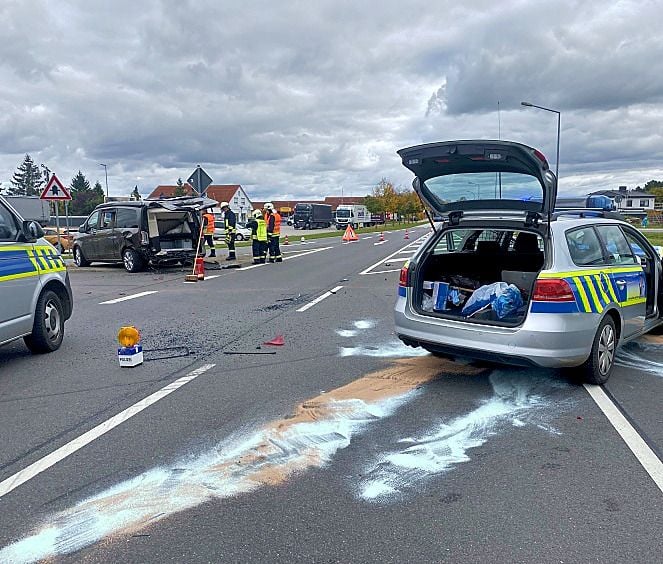 Nachlese Zum Schweren Verkehrsunfall: Vier Der Beteiligten Wurden In ...