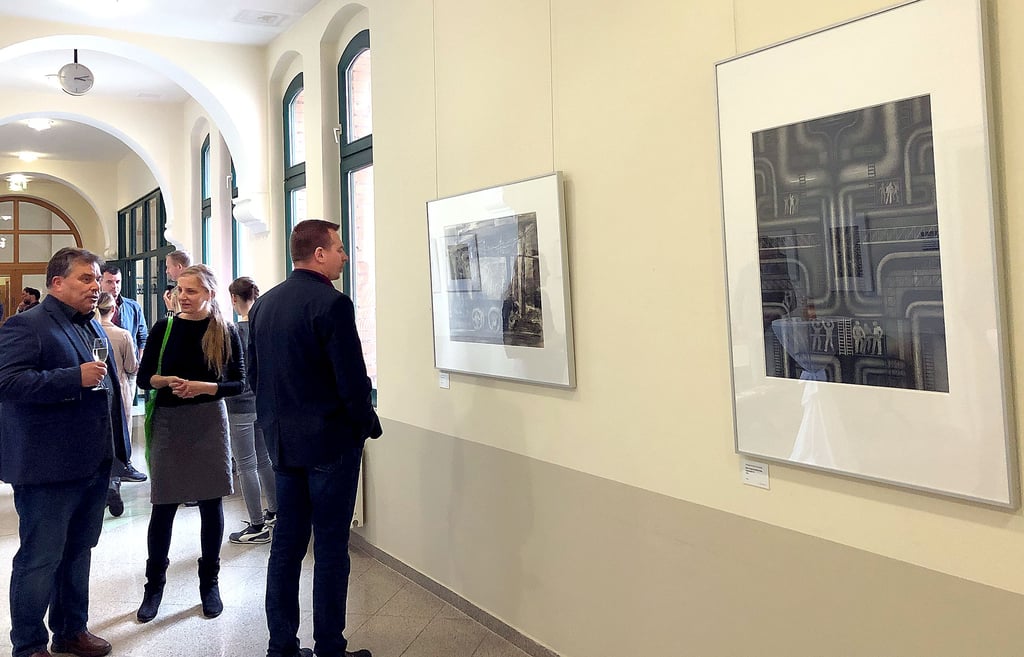 „Von Halden und Hütten" heißt die Ausstellung mit Werken der Mansfeld-Galerie, die jetzt im Landratsamt in Sangerhausen zu sehen ist.