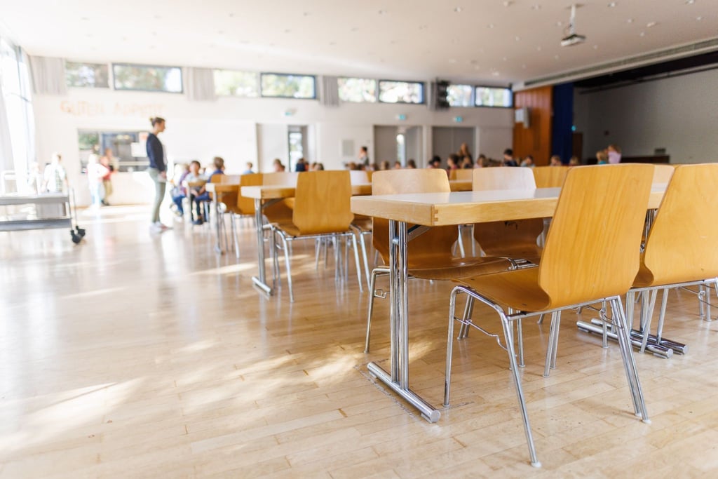 Ab dem Schuljahr 2023/2024 soll in Grundschulen und Kitas nur noch ein Gericht angeboten werden, das vegetarisch ist.