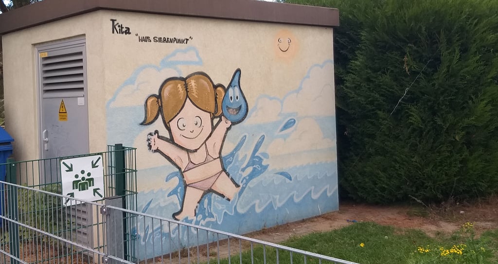 Magdeburg: Auf dem Gelände befindet sich noch Beschriftung der ehemaligen Kita "Haus Siebenpunkt".