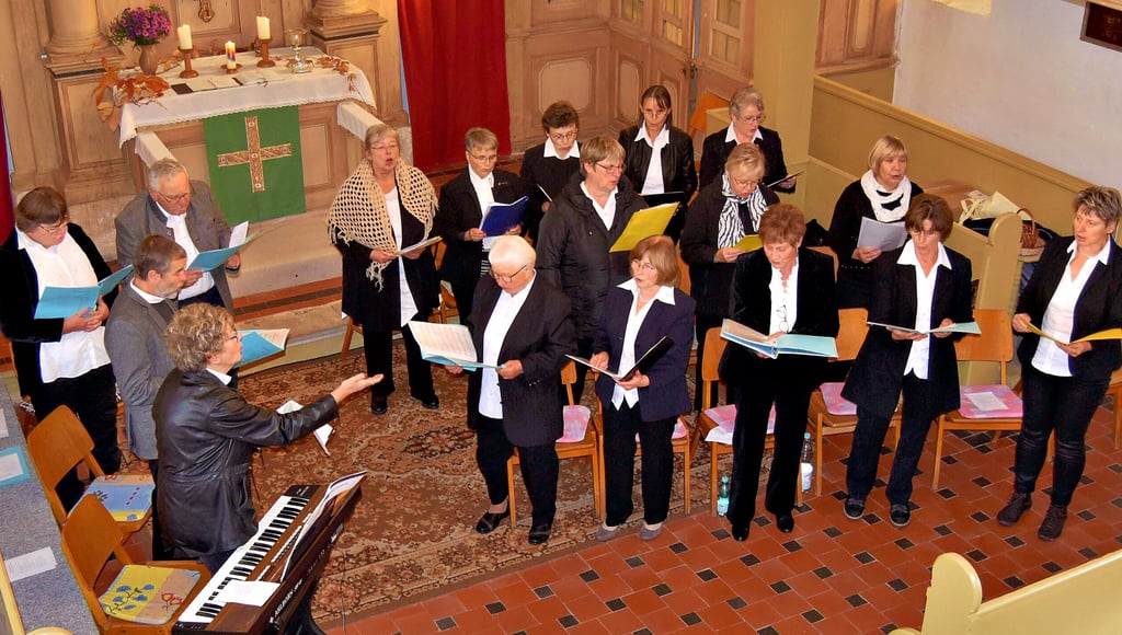 Gemeinsam gestalten die Kirchenchöre Saubach sowie Freyburg-Balgstädt unter Leitung von Dorothea Bertling das Benefizkonzert.