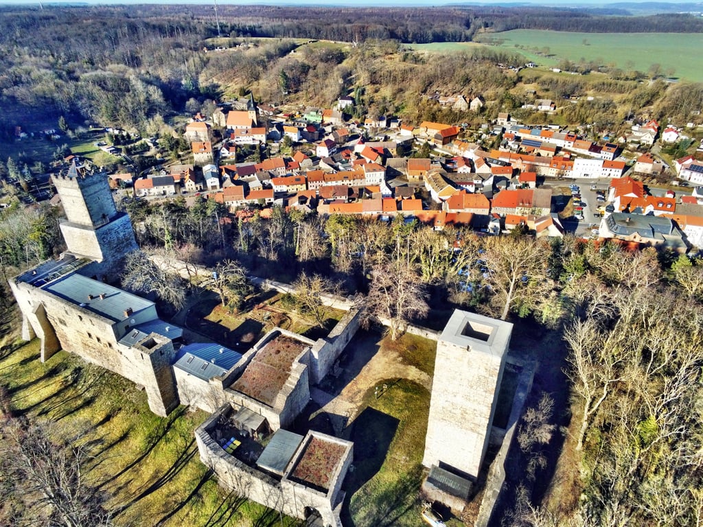 Stadt Eckartsberga plant weiteres Eigenheimwohngebiet mit Blick zur Eckartsburg.