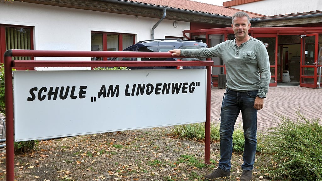 Seit diesem Schuljahr leitet Jens-Uwe Kaluza die Förderschule „Am Lindenweg“ in Havelberg. Er freut sich, wenn nach den Bauarbeiten Turnhalle und der neue Therapieraum nutzbar sind.