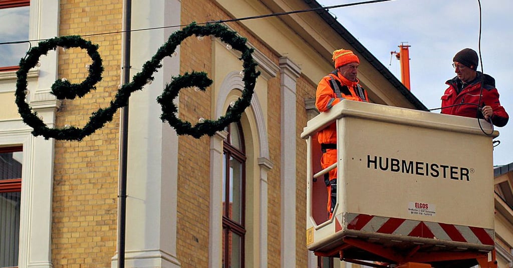 Trotz Energiekrise soll die Oschersleber Innenstadt zur Adventszeit wie gewohnt weihnachtlich beleuchtet werden.