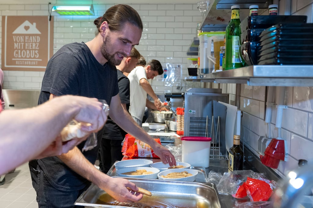 Kapitän Jonas Nietfeld kümmerte sich um den Nachtisch.