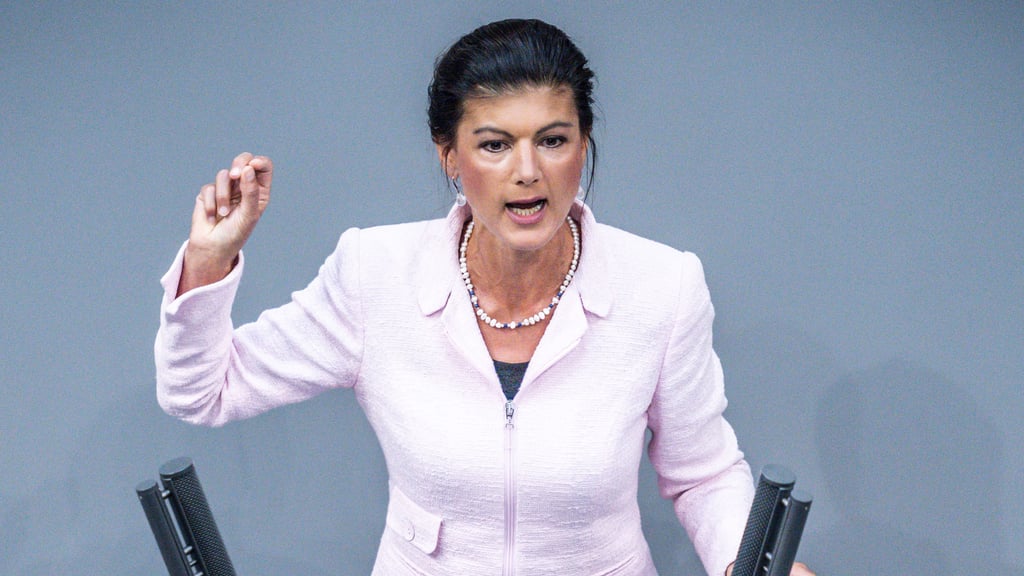Sahra Wagenknecht findet die Grünen gefährlicher als die rechtsextreme AfD.