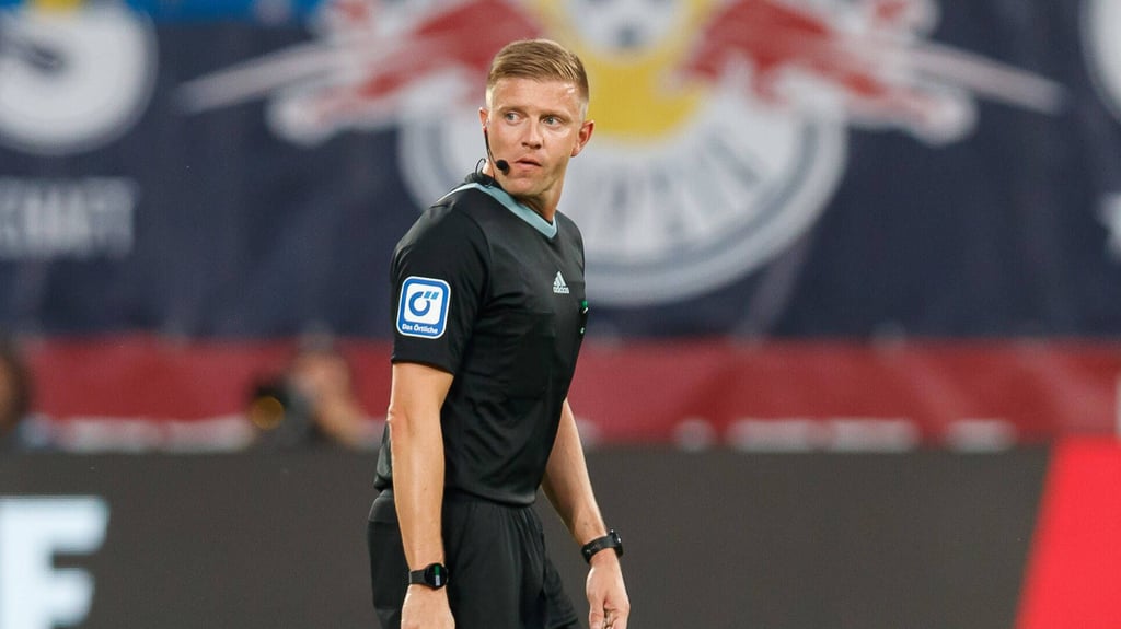 Schiedsrichter Robert Schröder pfiff RB Leipzig zuletzt im Supercup gegen den FC Bayern.