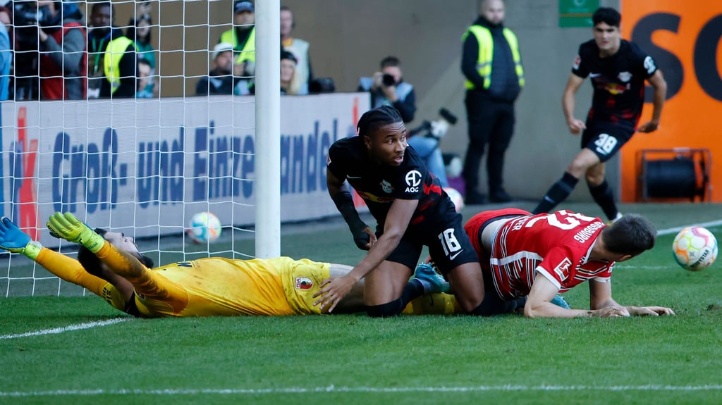 Mehr Schlacht als Spiel: RB Leipzig in Augsburg.