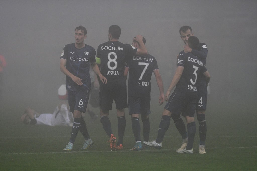 Die Bochumer Spieler freuen sich nach ihrem Sieg.