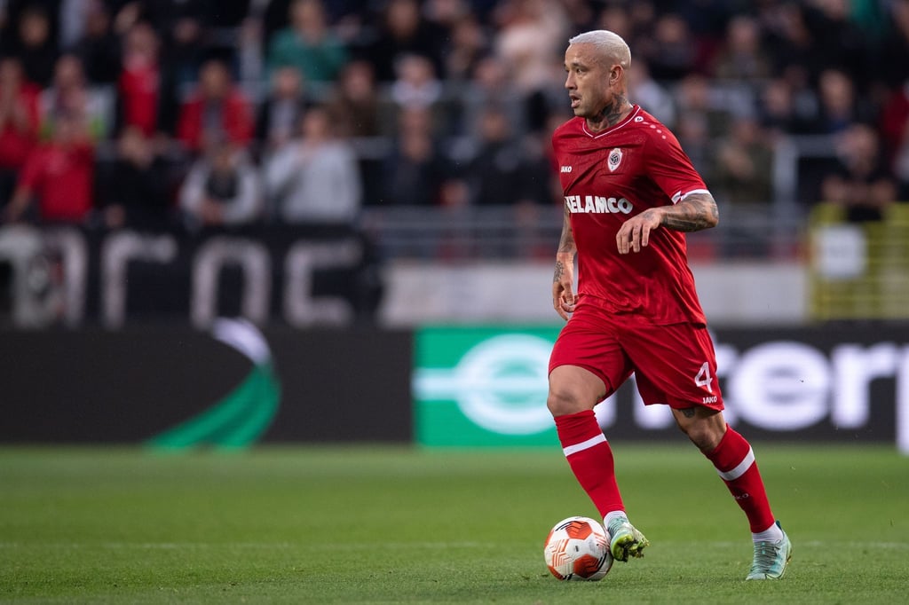 Radja Nainggolan wurde von Royal Antwerpen suspendiert.