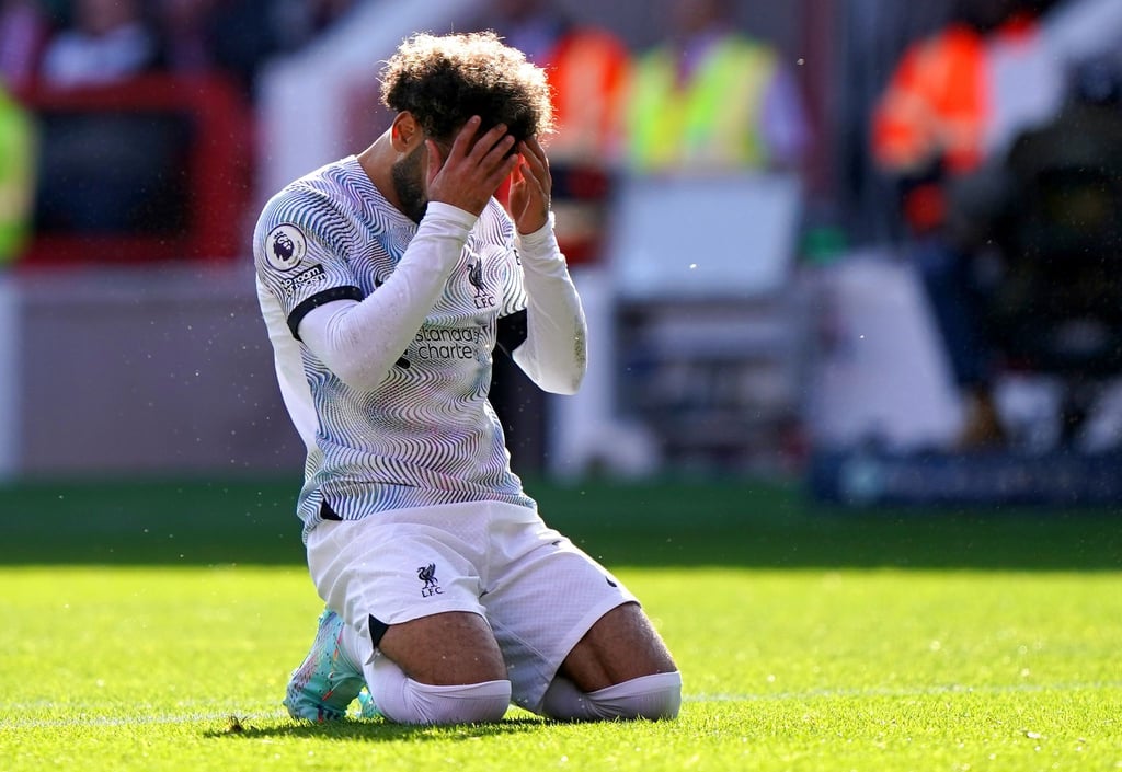 Liverpools Mohamed Salah ärgert sich über eine verpasste Torchance.