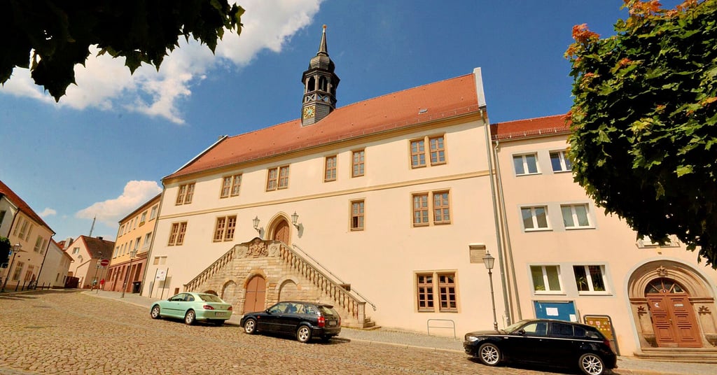 Das Rathaus der Stadt Wanzleben prägt das Bild des Marktplatzes. Es ist nur eine von vielen Besonderheiten, die die Stadt in der Börde auszeichnen.