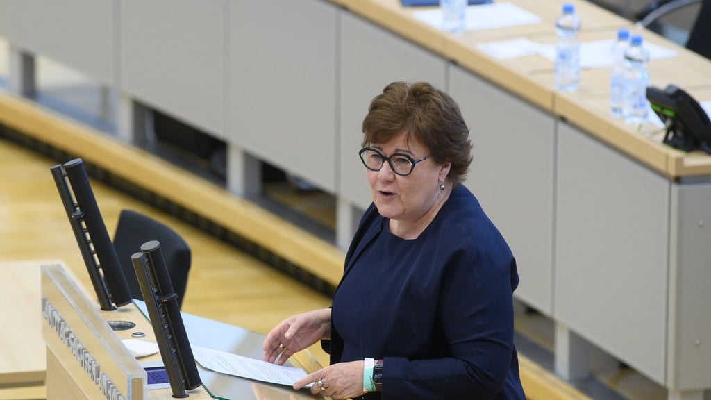 Sachsen-Anhalts Sozialministerin Petra Grimm-Benne (SPD) hat am Dienstag die neuen Corona-Regeln vorgestellt.