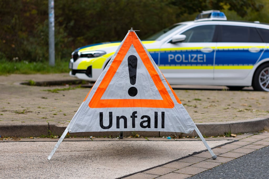 An der Bundesstraße 91 bei Werschen ist am Montagmorgen ein Pkw-Fahrer verletzt worden.