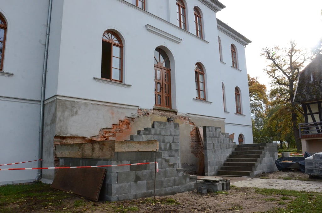 Die Treppe des Gutshauses in Kalbe wird nach historischem Vorbild wieder hergerichtet.