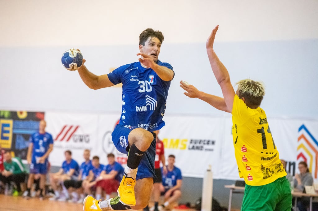 Marcel Popa (l.), hier in einem früheren Spiel, erzielte in Plauen fünf Tore für den HCB.