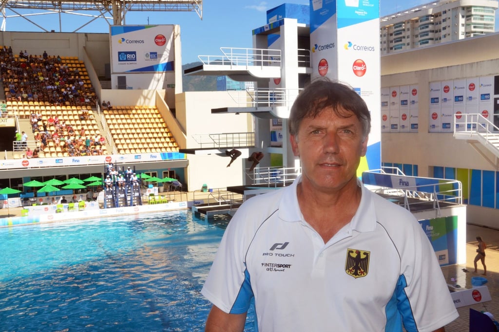Der Wassersprung-Bundestrainer Lutz Buschkow wurde entlassen. Grund dafür sind Vorwürfe vom Missbrauch Jan Hempels gewusst, aber nichts unternommen zu haben.