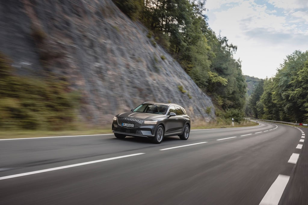 Schneller als mancher Konkurrent: Der elektrische Genesis GV70 wird erst ab Tempo 235 km/h limitiert.