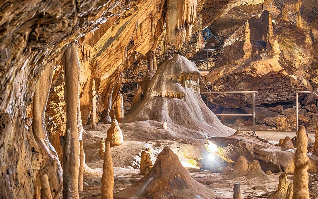 Gefährden Rundgänge ohne FührungTropfsteinformationen wie die Kanzel in der Hermannshöhle?