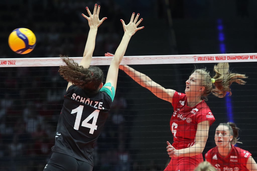 Kamila Witkowska (r) aus Polen gegen Marie Schölzel aus Deutschland.