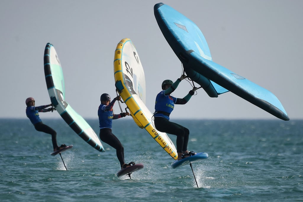 Ein Wingfoil-Wettbewerb in Frankreich.